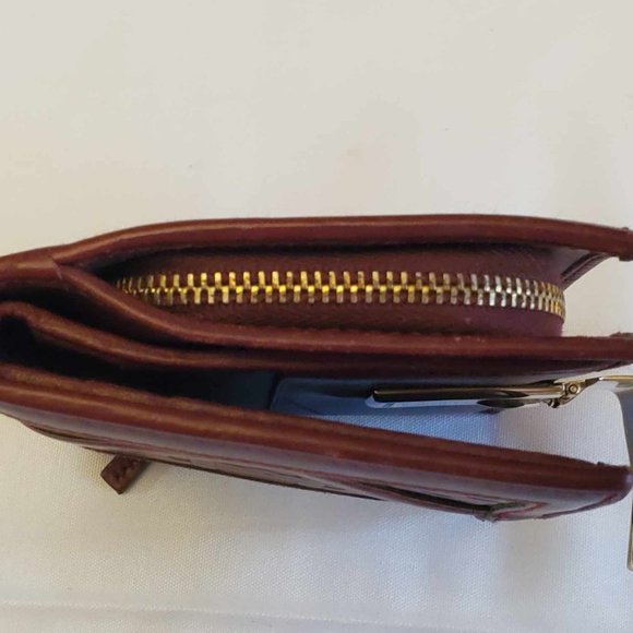 GUCCI Vintage Bordeaux Leather Compact Wallet w COA - Picture 10 of 16